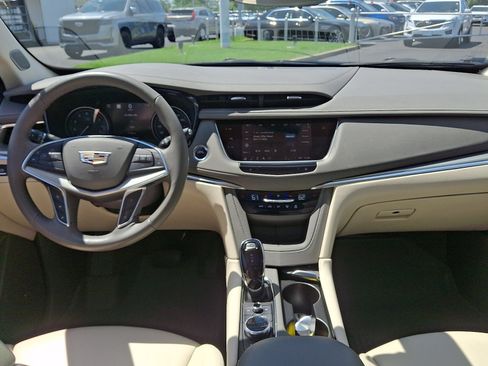 Certified 2023 Cadillac XT5 Premium Luxury w/ Technology Package AWD/4WD image 19