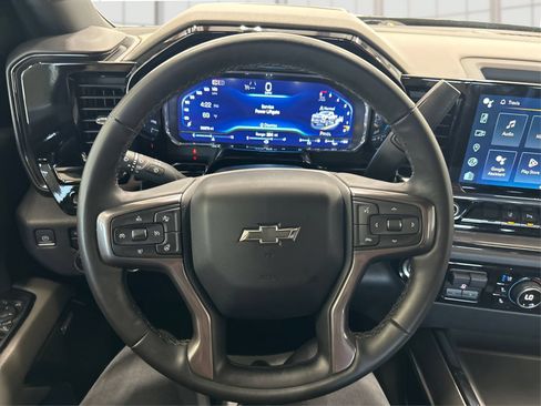 Used 2024 Chevrolet Silverado 2500 ZR2 w/ Technology Package AWD/4WD image 16