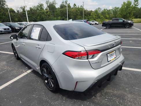 Used 2023 Toyota Corolla SE FWD image 4