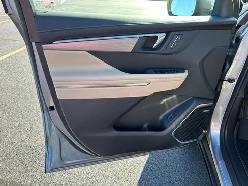 New 2026 Buick Enclave Preferred w/ LPO, Floor Liner Package image 5