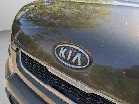 Used 2011 Kia Soul ! FWD image 20