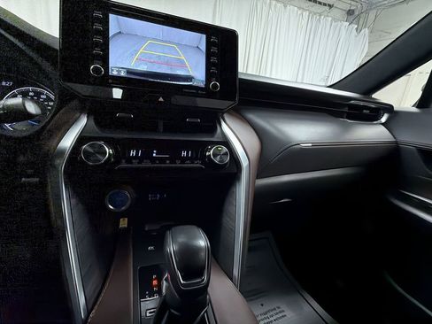 Certified 2022 Toyota Venza XLE image 23