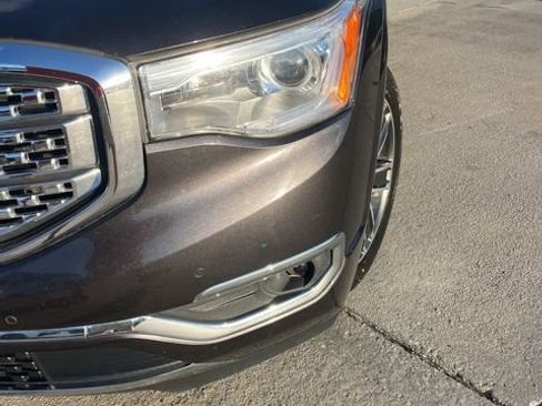 Used 2019 GMC Acadia Denali w/ Technology Package FWD image 12