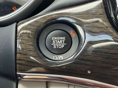Used 2020 Jeep Grand Cherokee Summit AWD/4WD image 29