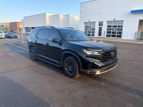 Used 2025 Honda Pilot TrailSport image 36
