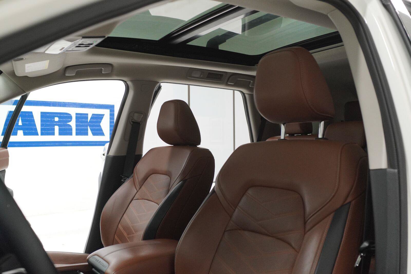 Used 2024 Nissan Pathfinder Platinum w/ Cargo Package FWD image 7