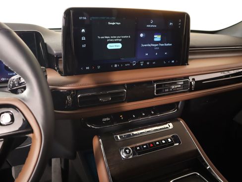 New 2026 Lincoln Aviator Reserve image 5