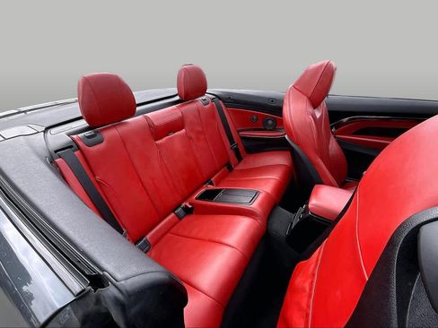 Used 2016 BMW M4 Convertible RWD image 18