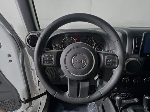 Used 2016 Jeep Wrangler Unlimited Sport w/ Connectivity Group AWD/4WD image 18