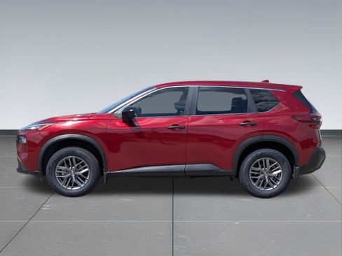 Used 2021 Nissan Rogue S FWD image 2