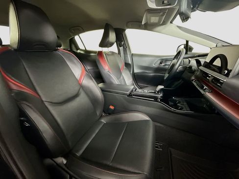 Certified 2025 Toyota Prius XSE Premium image 17