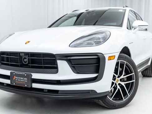 Used 2023 Porsche Macan AWD/4WD image 22