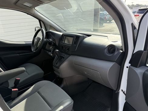 Used 2021 Nissan NV200 SV FWD image 2