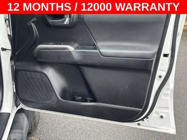 Used 2017 Toyota Tacoma TRD Sport w/ Tow Package AWD/4WD image 6