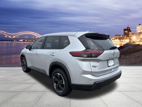 Used 2025 Nissan Rogue SV AWD/4WD image 3