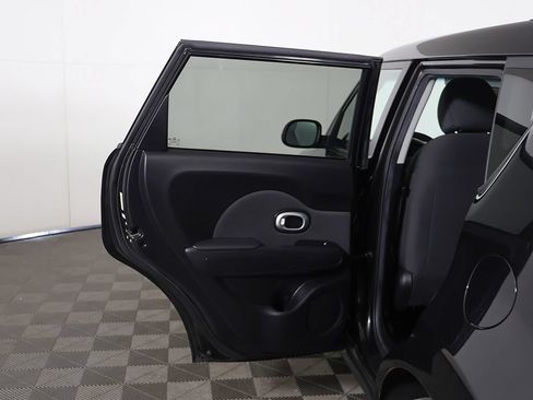Used 2014 Kia Soul FWD image 15