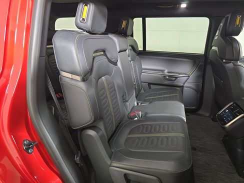 Used 2025 Rivian R1S Adventure image 23