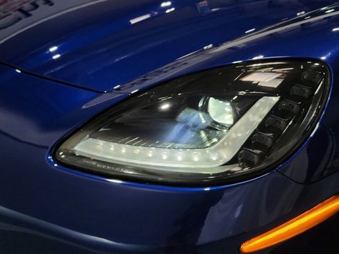 Used 2007 Chevrolet Corvette Coupe w/ Performance Package RWD image 23