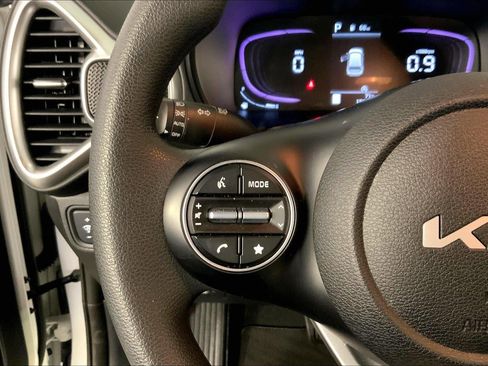 Certified 2025 Kia Soul LX FWD image 18