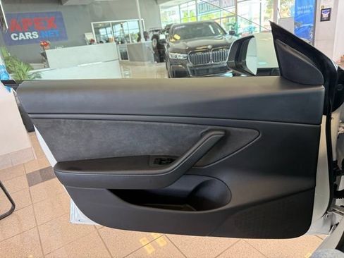 Used 2021 Tesla Model 3 Long Range AWD/4WD image 18