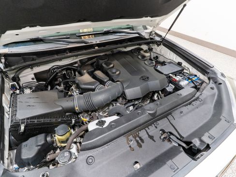 Used 2018 Toyota 4Runner Limited image 37