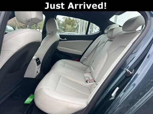 Used 2024 Genesis G70 2.5T image 8