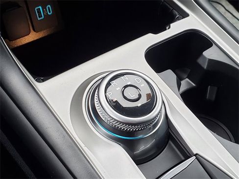 Used 2023 Ford Explorer XLT image 23