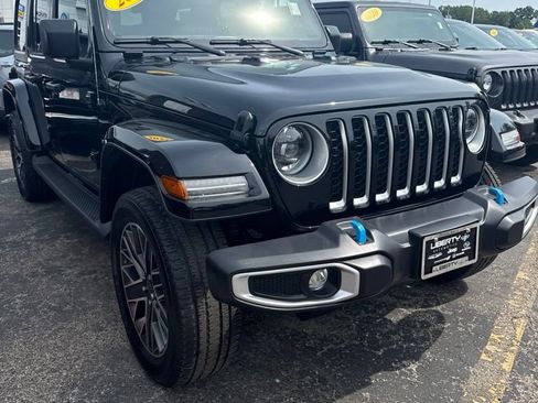 Used 2023 Jeep Wrangler Unlimited Sahara w/ Cold Weather Group AWD/4WD image 1