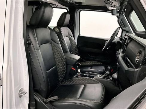 Used 2023 Jeep Gladiator Overland image 8