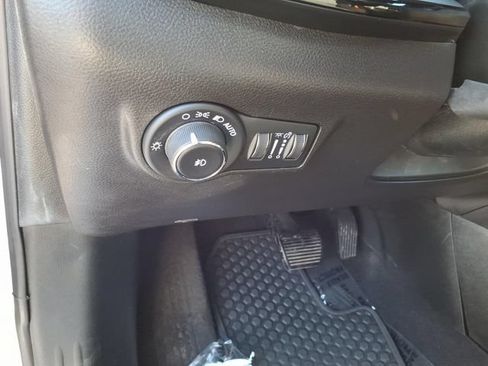 Used 2025 Jeep Compass Trailhawk AWD/4WD image 12