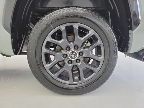Used 2024 Toyota Tundra Platinum AWD/4WD image 11