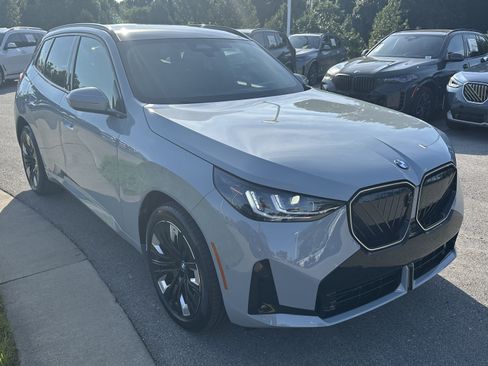 Used 2026 BMW X3 xDrive30i w/ Premium Package AWD/4WD image 2