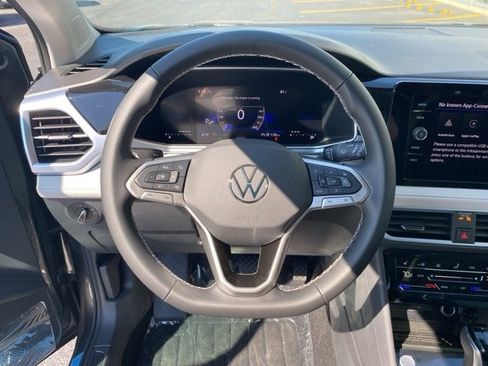 New 2025 Volkswagen Taos SE image 27
