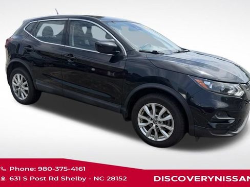 Used 2017 Nissan Rogue Sport S w/ S Appearance Package FWD image 4