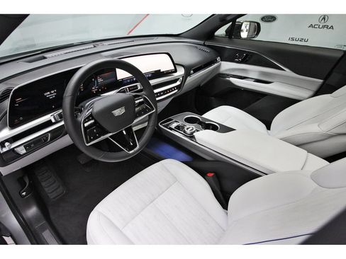 Used 2024 Cadillac Lyriq Sport RWD image 13