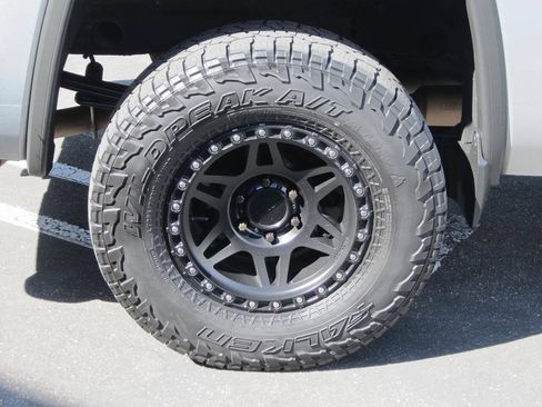 Used 2015 GMC Sierra 1500 SLE w/ SLE Value Package AWD/4WD image 9