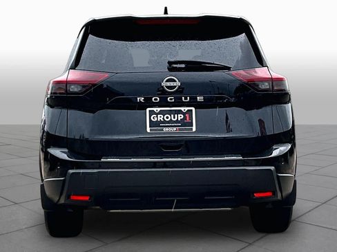 Certified 2025 Nissan Rogue SV FWD image 5