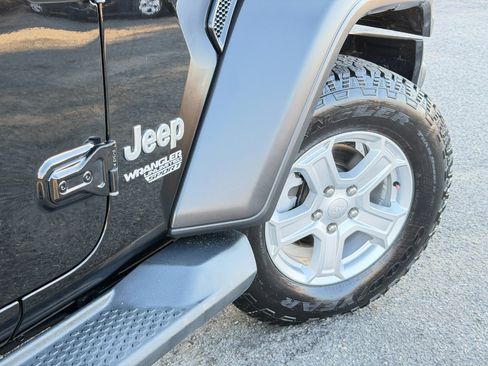 Used 2019 Jeep Wrangler Unlimited Sport S image 90