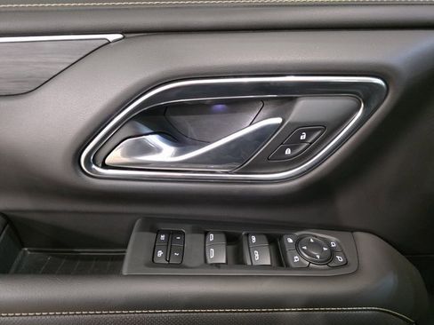 Used 2021 GMC Yukon SLT w/ SLT Premium Package image 29