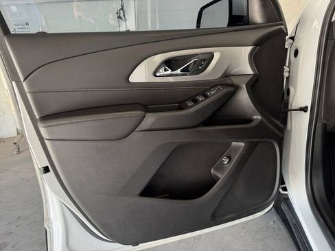 Used 2019 Chevrolet Traverse LT image 4