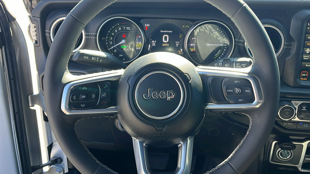Used 2023 Jeep Wrangler Unlimited Sahara w/ Cold Weather Group AWD/4WD image 12
