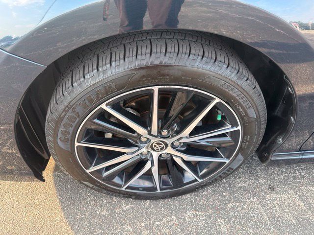 Used 2021 Toyota Camry SE FWD image 12