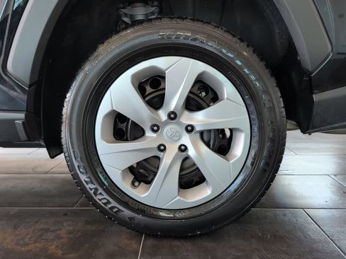 Used 2024 Toyota RAV4 LE AWD/4WD image 10
