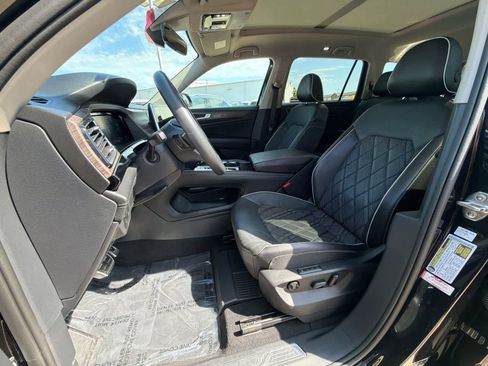Used 2024 Volkswagen Atlas SEL Premium R-Line AWD/4WD image 11