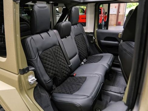 Used 2025 Jeep Wrangler Unlimited Rubicon 392 image 88