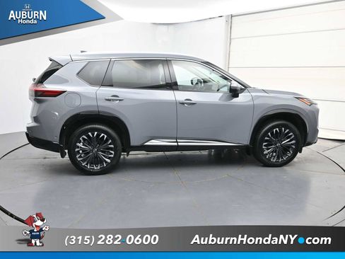 Used 2024 Nissan Rogue Platinum w/ Platinum Premium Package AWD/4WD image 17