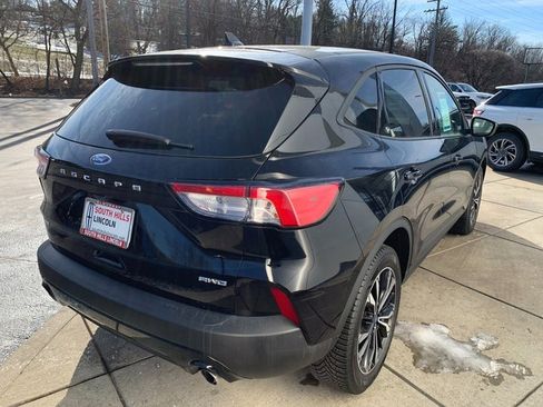 Used 2022 Ford Escape SE w/ SE Sport Appearance Package image 6