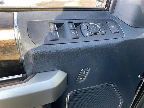 Used 2022 Ford F250 Lariat w/ Chrome Package image 37