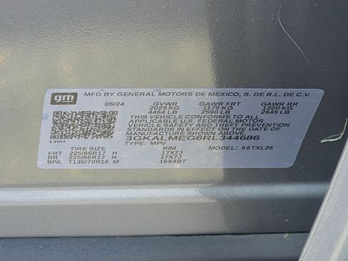 Used 2024 GMC Terrain SLE FWD image 38