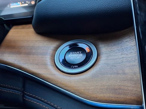 Certified 2025 Jeep Grand Cherokee Summit image 19